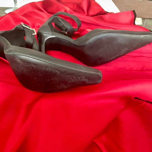 Black Pumps - Picture 3 of 4
